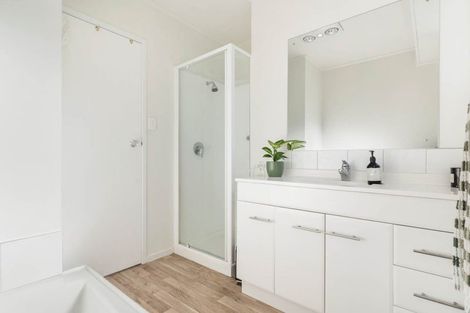 Photo of property in 87 Solar Road, Glen Eden, Auckland, 0602