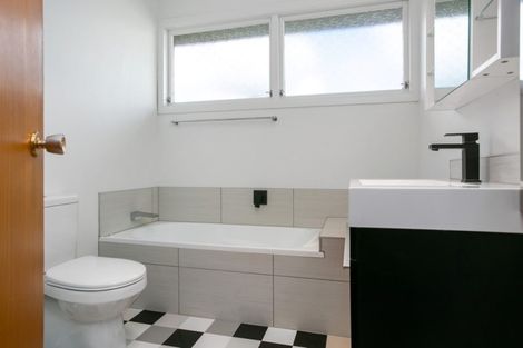 Photo of property in 102 Hall Street, Cambridge, 3434