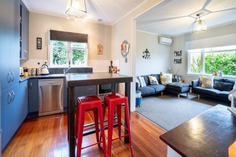 Photo of property in 19 East Street, Terrace End, Palmerston North, 4410