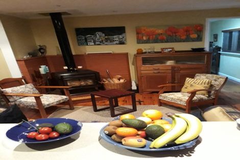 Photo of property in 666 South Titirangi Road, Titirangi, Auckland, 0604