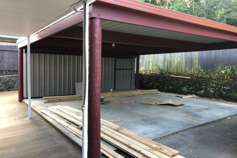 Photo of property in 14 Gwenand Place, Botany Downs, Auckland, 2010