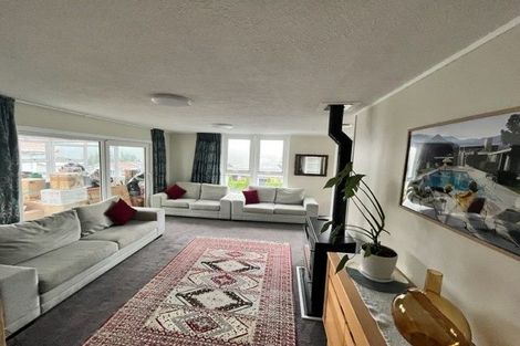 Photo of property in 3 Greenwich Grove, Stokes Valley, Lower Hutt, 5019