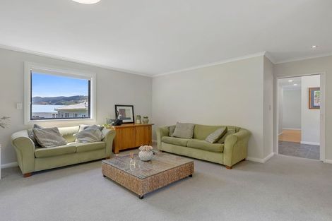 Photo of property in 34 Lincoln Avenue, Tawa, Wellington, 5028