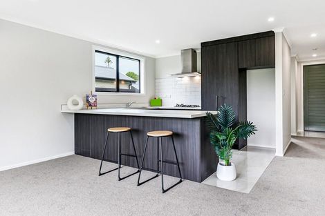 Photo of property in 10 Houpara Place, Papamoa, 3118