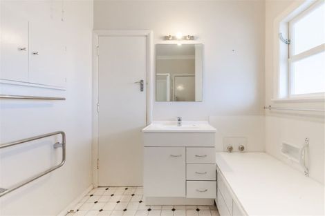 Photo of property in 3 George Street, Levin, 5510