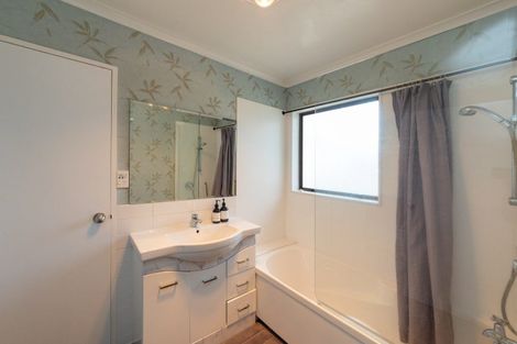 Photo of property in 17b Cecil Place, Cloverlea, Palmerston North, 4412