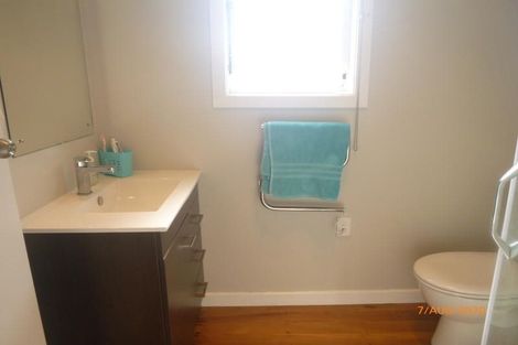 Photo of property in 7 Tatau Way, Te Atatu Peninsula, Auckland, 0610