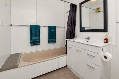 Photo of property in 1 Matipo Place, Woodhill, Whangarei, 0110