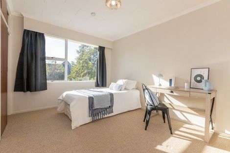 Photo of property in 1 Guernsey Place, Fitzherbert, Palmerston North, 4410