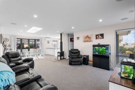 Photo of property in 27 Faringdon Boulevard, Rolleston, 7615