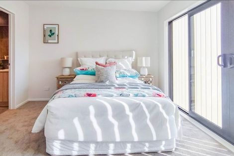 Photo of property in 7 Ngaru Way, Orewa, 0931