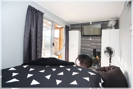 Photo of property in 15 Forbes Road, Foxton Beach, Foxton, 4815