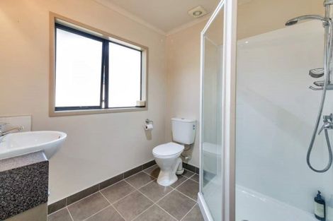 Photo of property in 20 Fairford Avenue, Henderson, Auckland, 0612