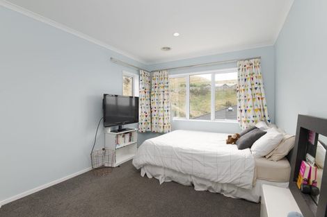 Photo of property in 17 Bickerton Rise, Churton Park, Wellington, 6037