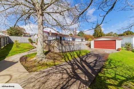 Photo of property in 18 Garton Drive, Massey, Auckland, 0614