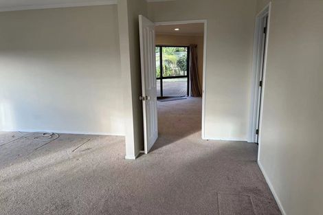 Photo of property in 16 Middlefield Drive, East Tamaki Heights, Auckland, 2016