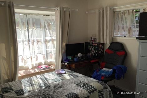 Photo of property in 40 Priestley Drive, Bucklands Beach, Auckland, 2014