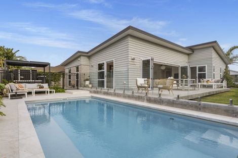 Photo of property in 25 Coutts Street, Papamoa Beach, Papamoa, 3118