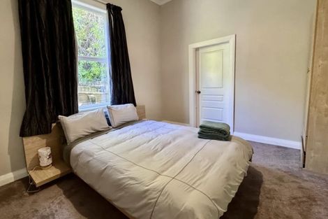 Photo of property in 40 Garden Road, Northland, Wellington, 6012