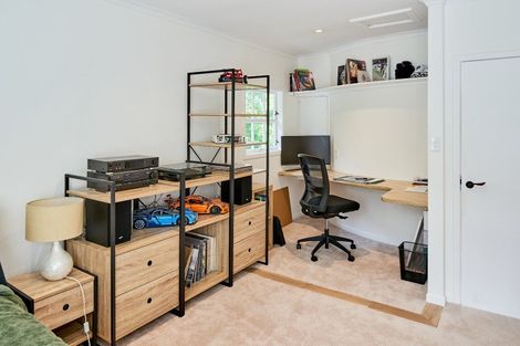 Photo of property in 25 Cheviot Road, Lowry Bay, Lower Hutt, 5013