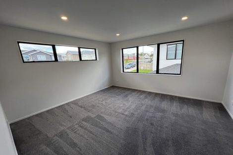 Photo of property in 38a Mcwhirters Farm Lane, Massey, Auckland, 0614