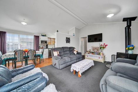 Photo of property in 34 Kamahi Avenue, Hawera, 4610