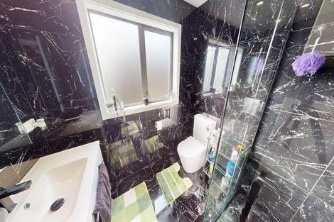 Photo of property in 12 Ivy Lane, Kelvin Grove, Palmerston North, 4414