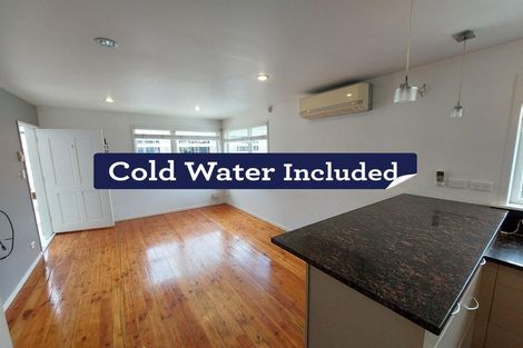 Photo of property in 2/70 Hogans Road, Glenfield, Auckland, 0629