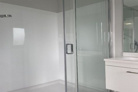 Photo of property in 3/51 Wharf Road, Te Atatu Peninsula, Auckland, 0610