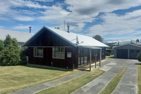 Photo of property in 3 Clifden Highway, Tuatapere, 9620