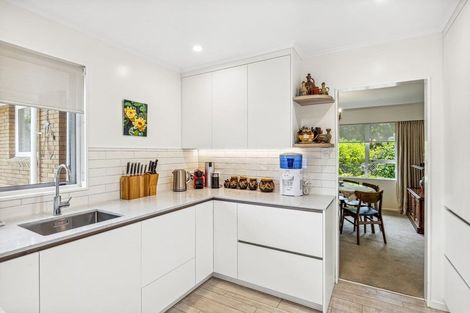 Photo of property in 2 Rewarewa Crescent, Waikanae, 5036