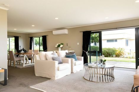 Photo of property in 84 Churchill Drive, Taradale, Napier, 4112