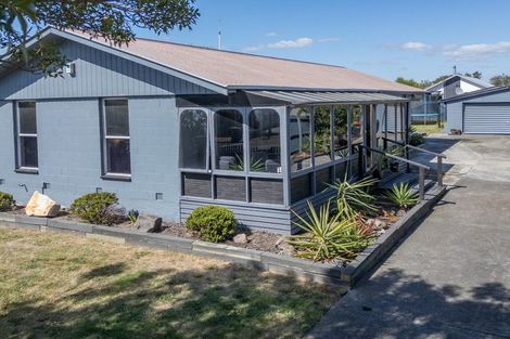 Photo of property in 25 Heathglen Avenue, Parklands, Christchurch, 8083
