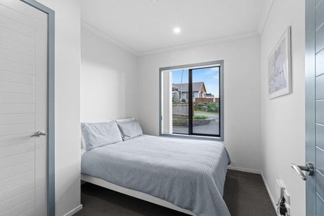 Photo of property in 48 Karamea Street, Whalers Gate, New Plymouth, 4310