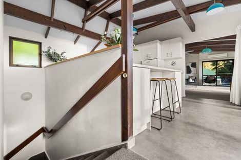 Photo of property in 21 Denholm Road, Hospital Hill, Napier, 4110