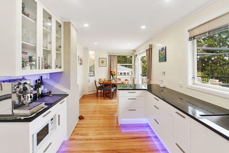 Photo of property in 37 Derwent Crescent, Titirangi, Auckland, 0604