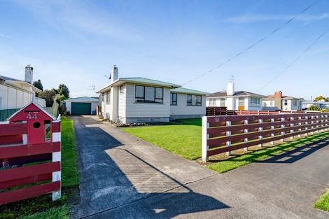 Photo of property in 44 Reid Avenue, Hawera, 4610
