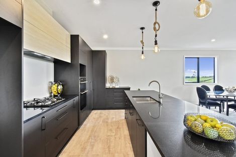 Photo of property in 135 Isabella Drive, Pukekohe, 2120