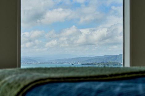 Photo of property in 76 The Crescent, Roseneath, Wellington, 6011