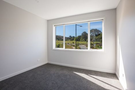 Photo of property in 8 Parekareka Lane, Kenepuru, Porirua, 5022