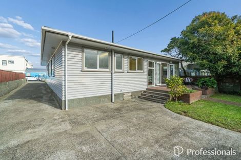 Photo of property in 19 Holly Grove, Maungaraki, Lower Hutt, 5010
