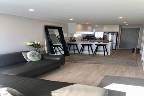 Photo of property in 74a Stanley Road, Glenfield, Auckland, 0629