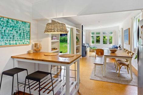 Photo of property in 42 Field Way, Waikanae Beach, Waikanae, 5036