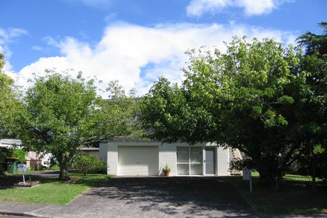 Photo of property in 2/21 Uppingham Crescent, Hillcrest, Auckland, 0627