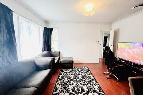 Photo of property in 192 Don Buck Road, Massey, Auckland, 0614