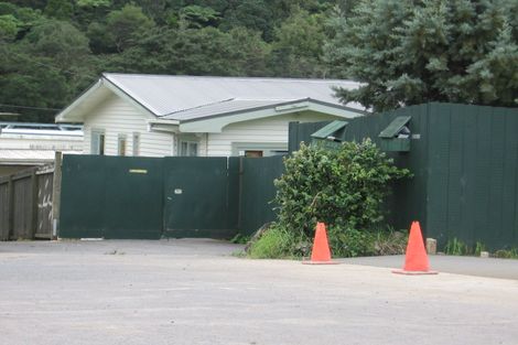 Photo of property in 617 Swanson Road, Swanson, Auckland, 0612