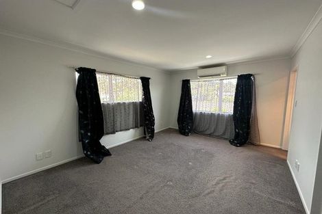 Photo of property in 15 Leo Street, Glen Eden, Auckland, 0602