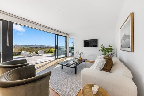Photo of property in 8 Miran Lane, Red Beach, 0932