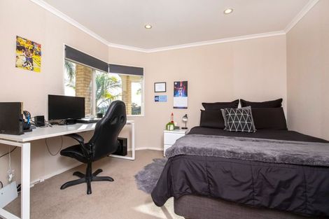 Photo of property in 8 Moycullien Lane, East Tamaki Heights, Auckland, 2016