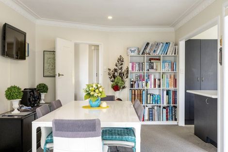 Photo of property in 11 Earle Place, Acacia Bay, Taupo, 3330